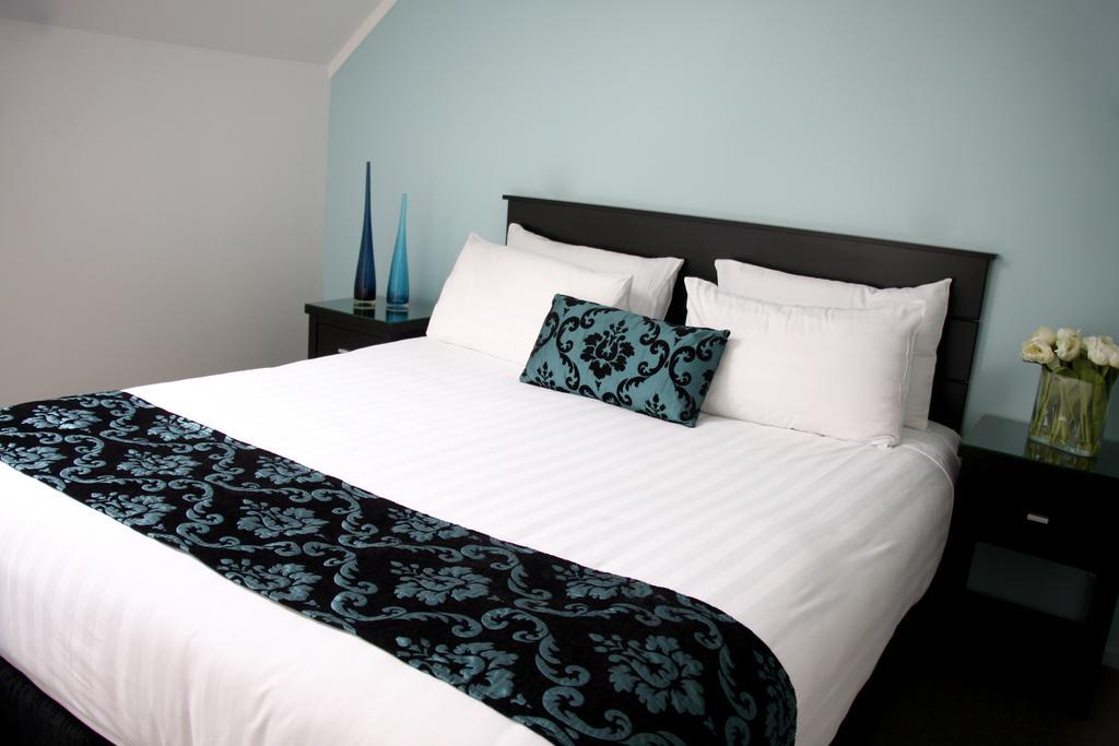 Motel Camelot On Ulster à Hamilton Extérieur photo