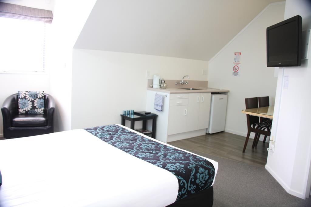 Motel Camelot On Ulster à Hamilton Extérieur photo