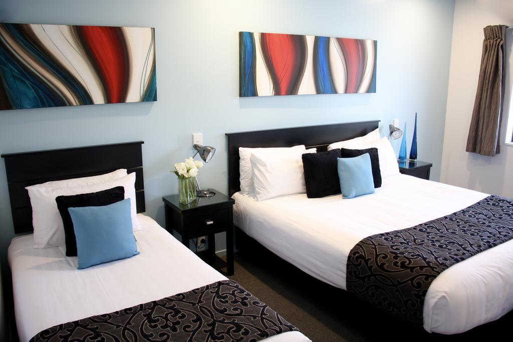 Motel Camelot On Ulster à Hamilton Extérieur photo